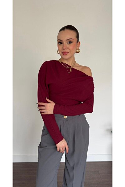 SEDA FİDAN BOUTIQUE بلوزة مكشوفة الكتفين باللون العنابي