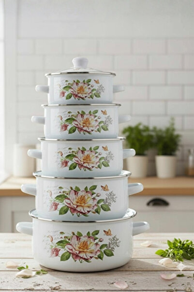 Generic A set of cookware decorated with elegant designs in several sizes