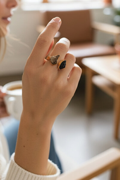 Sevil Gülgün Atelier خاتم من الحجر الطبيعي النحاسي: كوارتز، عقيق، عقيق أسود، ...