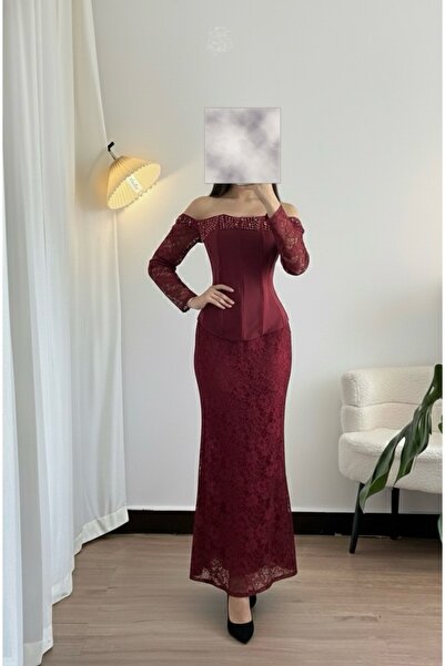 FASHION فستان سهره عنابي، دانتيل مطرز، كورسيه أنيق، لإطلالة ملكية جذابة ومختلفة.