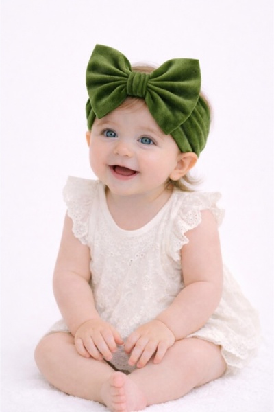 Superbaby Bentita verde din catifea, lata cu funda