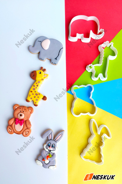 Neskuk Set of 4 Animal Figured Cookie Molds – Children's Themed – Rubatrend Animal Elephant Giraffe Rabbit Bear
