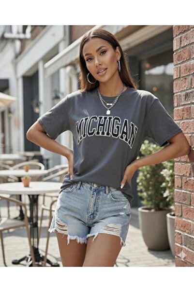 BW Bravely Wear تي شيرت ميشيغان مطبوع الأساسي للسيدات