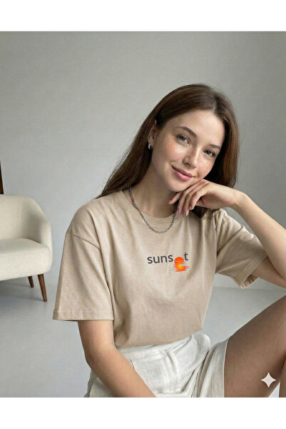 FAVORİST تي شيرت نسائي ذو قصة عادية من SUNSET مطبوع