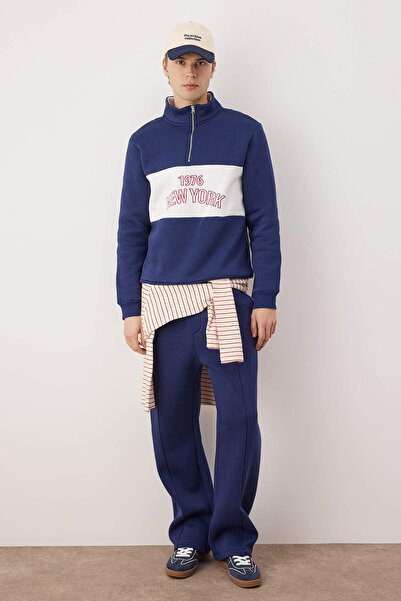 Trendyol Collection Marineblaues Oberteil, regulärer Unterteil, gerader Stehk...