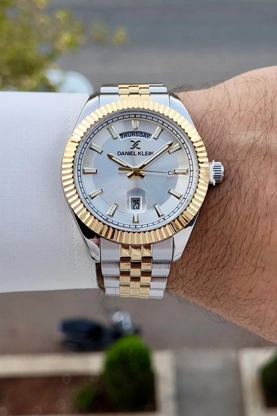 Daniel Klein Gold Metallic Color 42 mm Indicators Active 2 Years Warranty Men...