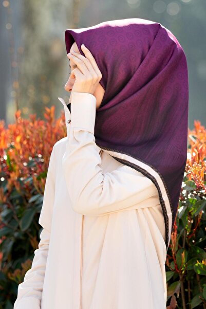 Vissona 100% Twill Silk Monogram Pattern Μοριά Χρώμα 90x90 Σχήμα Φύτευσης: Φουλάρι ραπτικής στο χέρι