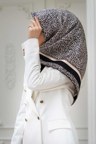Vissona 100% mătase twill L imprimeu leopard Crem - culoare neagră 90x90 Forma de cusut eșarfă: cusut manual