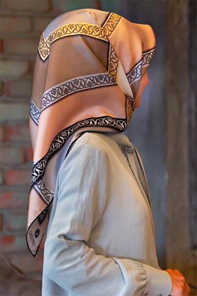 Vissona Γεωμετρικό σχέδιο σε σκόνη 90x90 Ράψιμο στο χέρι - 100% Twill Silk