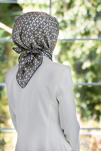 Vissona %100 Twill İpek Zincir Desenli Krem - Lacivert Renkli 90x90 Eşarp Ken...