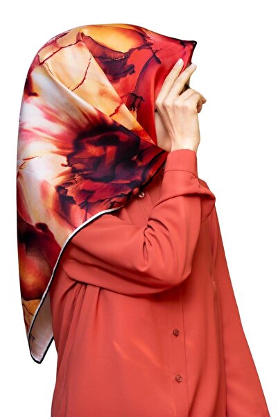 Vissona %100 Twill İpek Batik Çiçek Desenli Hardal - Kırmızı Renkli 90x90 Eşa...