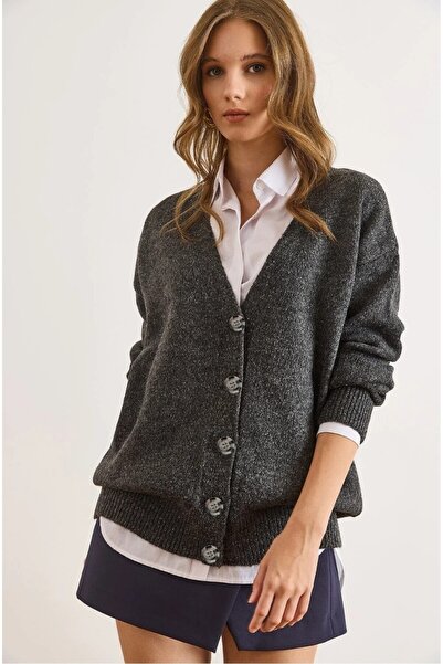 Olalook Kadın Antrasit Düğmeli Yumuşak Dokulu Oversize Triko Hırka HRK-19000414