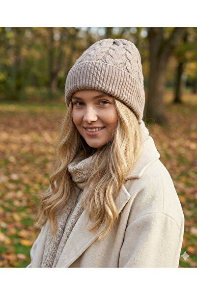 Collezione قبعة نسائية رمادية اللون من يانيرد