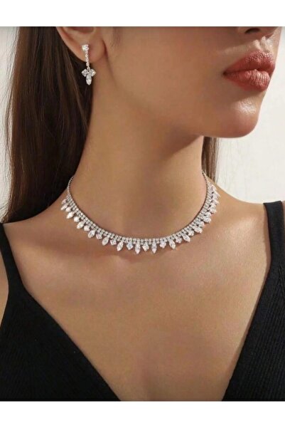 Mihra Aksesuar طقم قلادة وأقراط مرصع بالكريستال