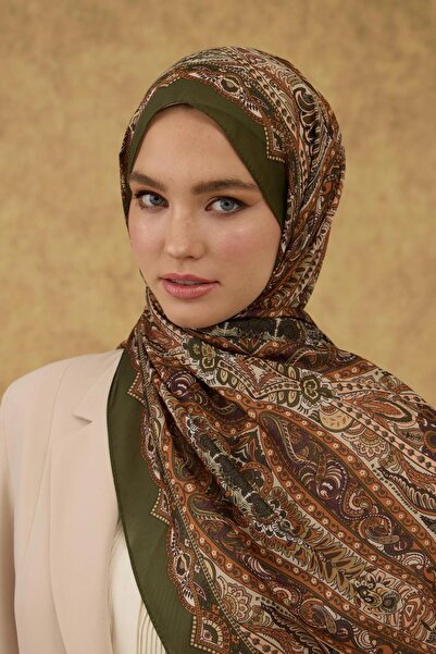 İpekhan شال إسبيكان الناعم باللون الأخضر الكريمي 3052-19