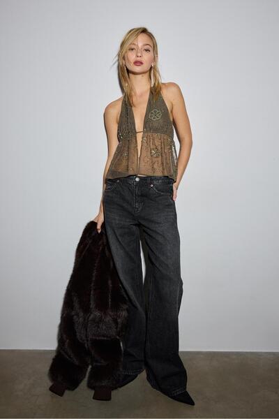 Stradivarius Halter İşlemeli ve Parlak Üst