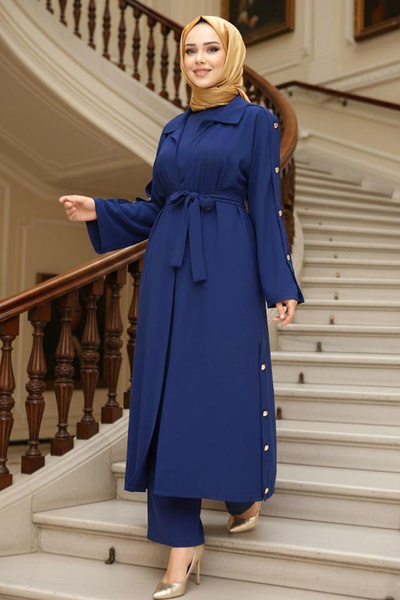 N.S NEVA STYLE طقم ثلاثي من الملابس الإسلامية باللون الأزرق الداكن مع تفاصيل الأزرار 7677L