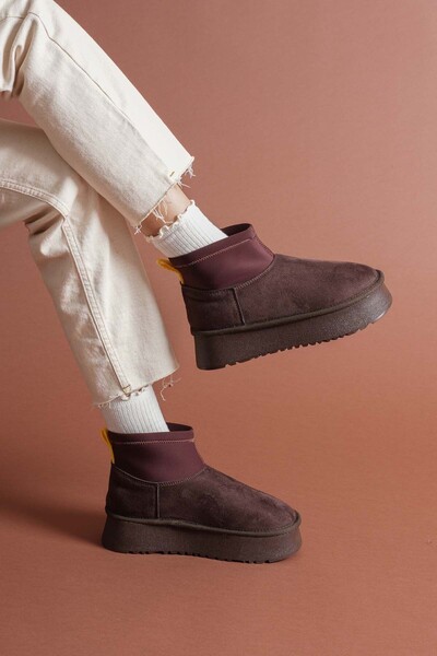 Zerenyus Μπότες Cuen Premium από καφέ σουέντ γούνα