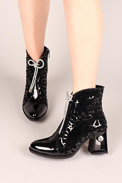 Birikon LİNDA Topuk Detaylı Süet-Rugan Garnili Leopar Topuklu Bot SİYAH