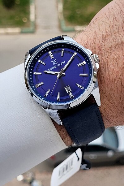 Daniel Klein Kasası Gümüş Kordonu Lacivert Renk 42 mm Takvimli Erkek Kol Saati