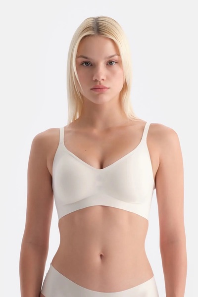 Clothes Box fără cusături Sutien invizibil fără sârmă F.K