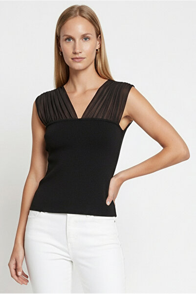 Exquise Pleated Tulle Detailed Sleeveless Knit Blouse