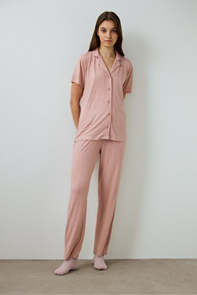 Penti Dusty Rose Emma Pyjama-Set mit kurzärmligem Hemdkragen und Kordelzug