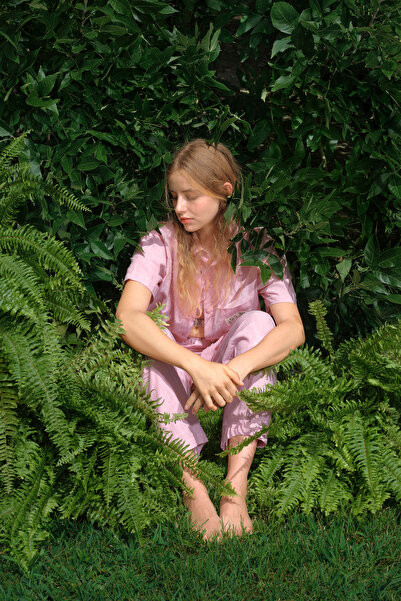 Penti Lilafarbenes Pyjama-Set mit Slogan-Print, Hemdkragen, Baumwolle, kurzen Ärmeln und Shorts – Inspiriert von Flora