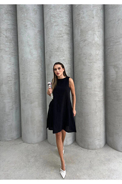 Zerenyus Çan Kesim Siyah Halter Yaka Kısa Basic Elbise