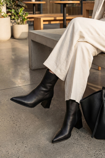 Marjin Black Pointed Toe Simva - Dámské kozačky na silném podpatku