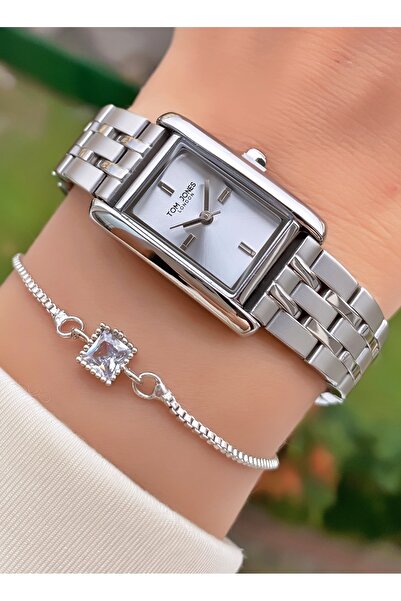 Tom Jones ساعة يد نسائية فضية اللون - هدية سوار