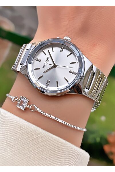 Tom Jones ساعة يد نسائية فضية اللون وسوار هдية