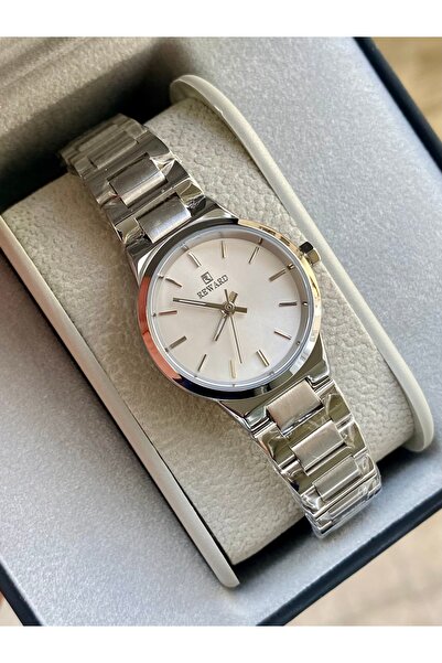 Reward ساعة يد نسائية أصلية مقاومة للماء باللون الفضي وسوار فولاذي