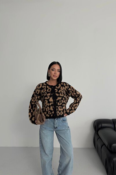 Auroveen Cardigan tricotat cu decolteu rotund și nasturi cu imprimeu leopard ...