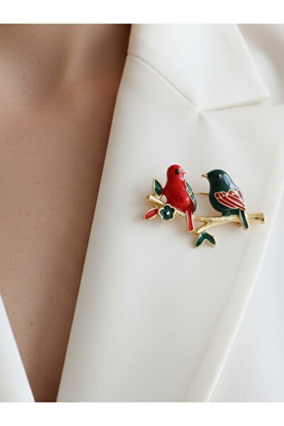 MODAMİRA AKSESUAR İki Kuş Figürlü Mineli Broş – Çiçekli Dal Tasarımı – Zarif Broş-Kırmızı ve Koyu Yeşil