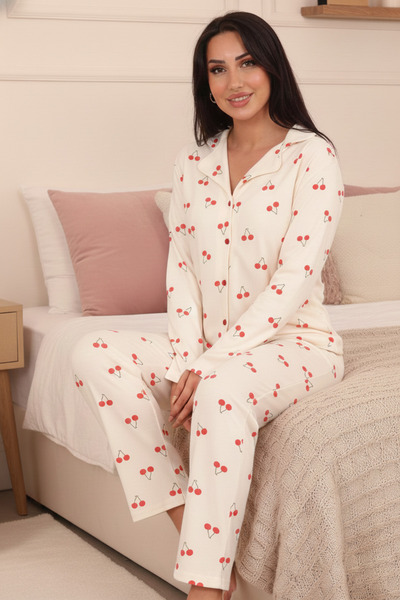 Niket Life Γυναικείο σετ πιτζάμες από ύφασμα σουέτ με μοτίβο κερασιού με κουμ...