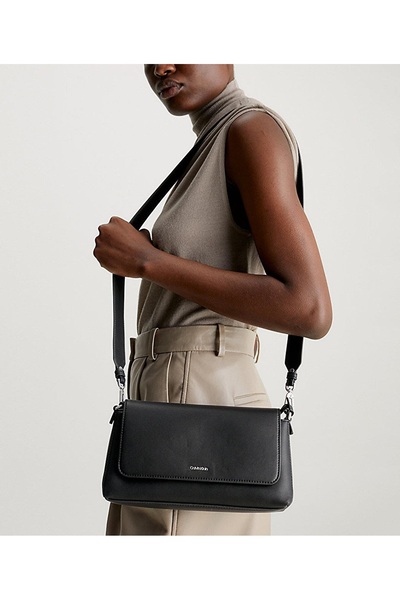 Calvin Klein حقيبة كتف نسائية K60K611364-BEH