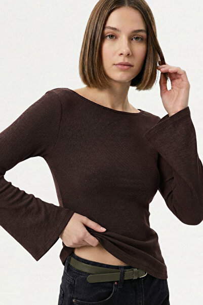 VODENS بلوزة تي شيرت أساسية من القطن بنسبة 100% بأكمام جرس بنية