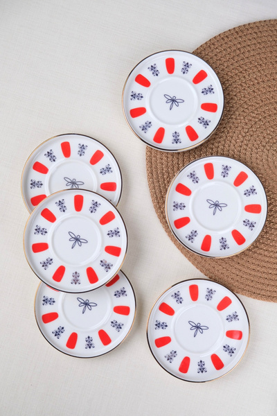 tabakevi طبق شاي أحمر من البورسلين Acem Zade مقاس 12,5 سم، عبوة من 6 قطع