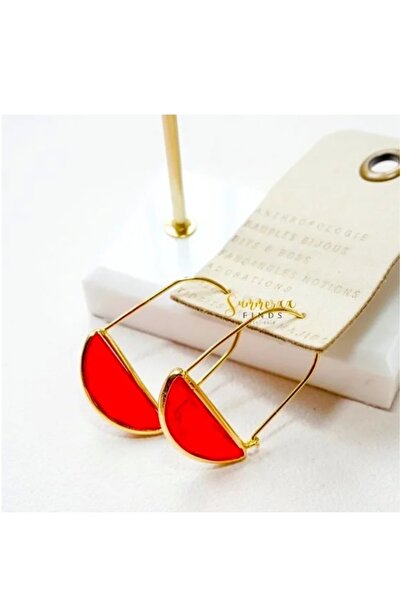 shop أقراط فرابان ذهبية اللون مع تفاصيل حجرية حمراء.