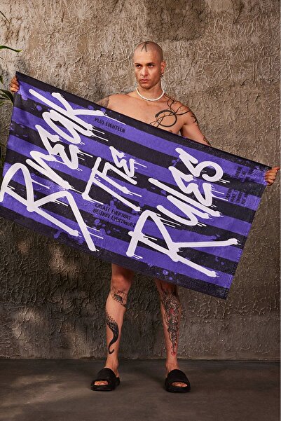 Plus Eighteen 140X75Cm Break the Rules Beach Towel