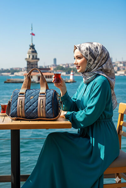 Çanta Trend حقيبة يد وكتف نسائية من ميامي بولو كلوب باللون الأزرق الداكن مكونة من 4 أقسام وحزام طويل قابل للتعديل