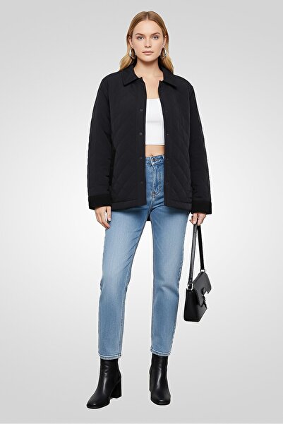 Lacoste سترة نسائية مبطنة، سوداء