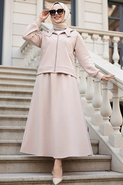 N.S NEVA STYLE طقم ملابس إسلامية بيج مكون من قطعتين مع تفاصيل الأزرار 56781BEJ