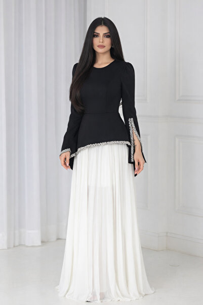 Elegant Black dress with pleated chiffon