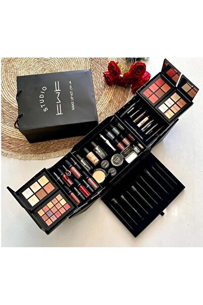 KWK مجموعة مكياج فاخرة - قطعة واحدة لإطلالة ساحرة ومتكاملة