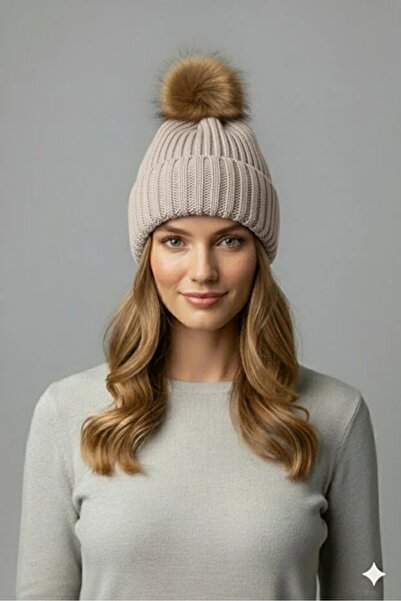 Scarpebutik قبعة نسائية من الصوف الكريمي مع بوم بوم من الفرو