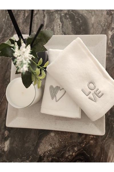 2Ddesign مجموعة مناشف مطرزة هدية الحب – قلب وحب، للزينة