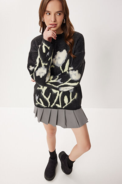 Lovelyİstanbul سترة تريكو ذات تأثير صوفي منقوشة LXA0027 باللون الأسود