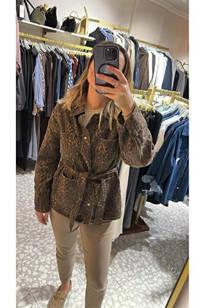 MU&ME BOUTİQUE سترة جينز بنقشة الفهد